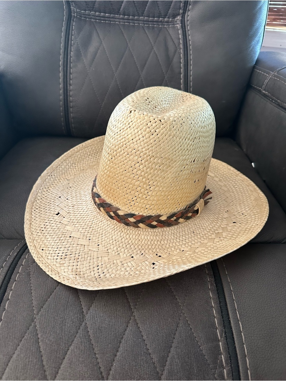 Bailey New West U Roll it Straw Cowboy Hat Western Braided Leather Band Vented